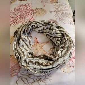 The Limited Infinity Scarf- brown and white